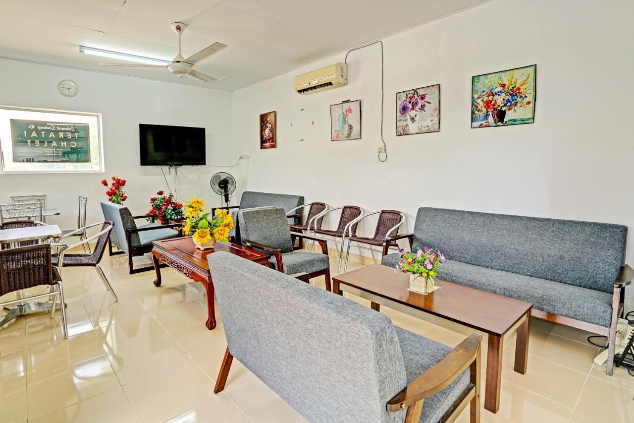 Capital O 90423 Teratai Chalet Hotell Kampong Raja Exteriör bild