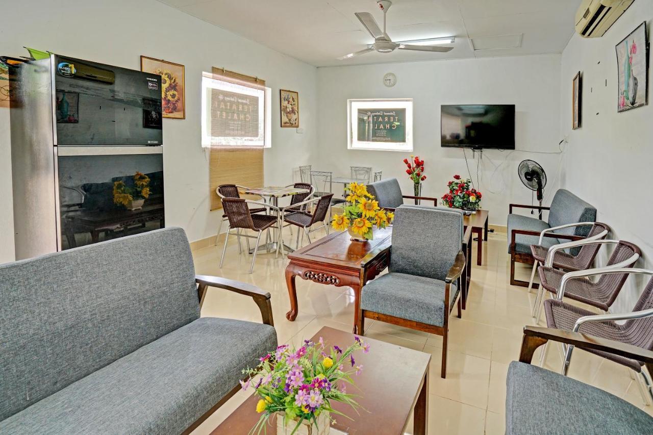 Capital O 90423 Teratai Chalet Hotell Kampong Raja Exteriör bild