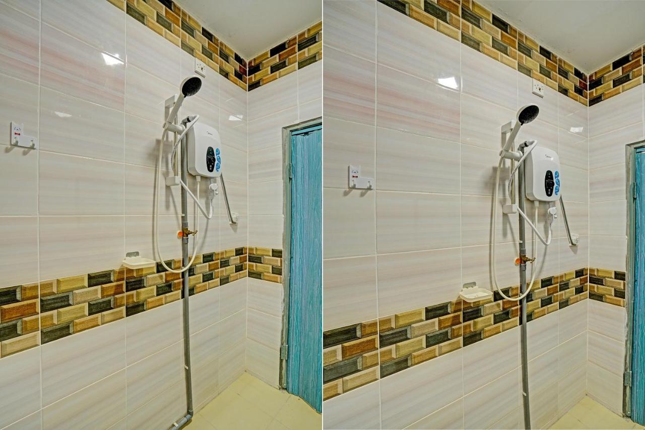 Capital O 90423 Teratai Chalet Hotell Kampong Raja Exteriör bild