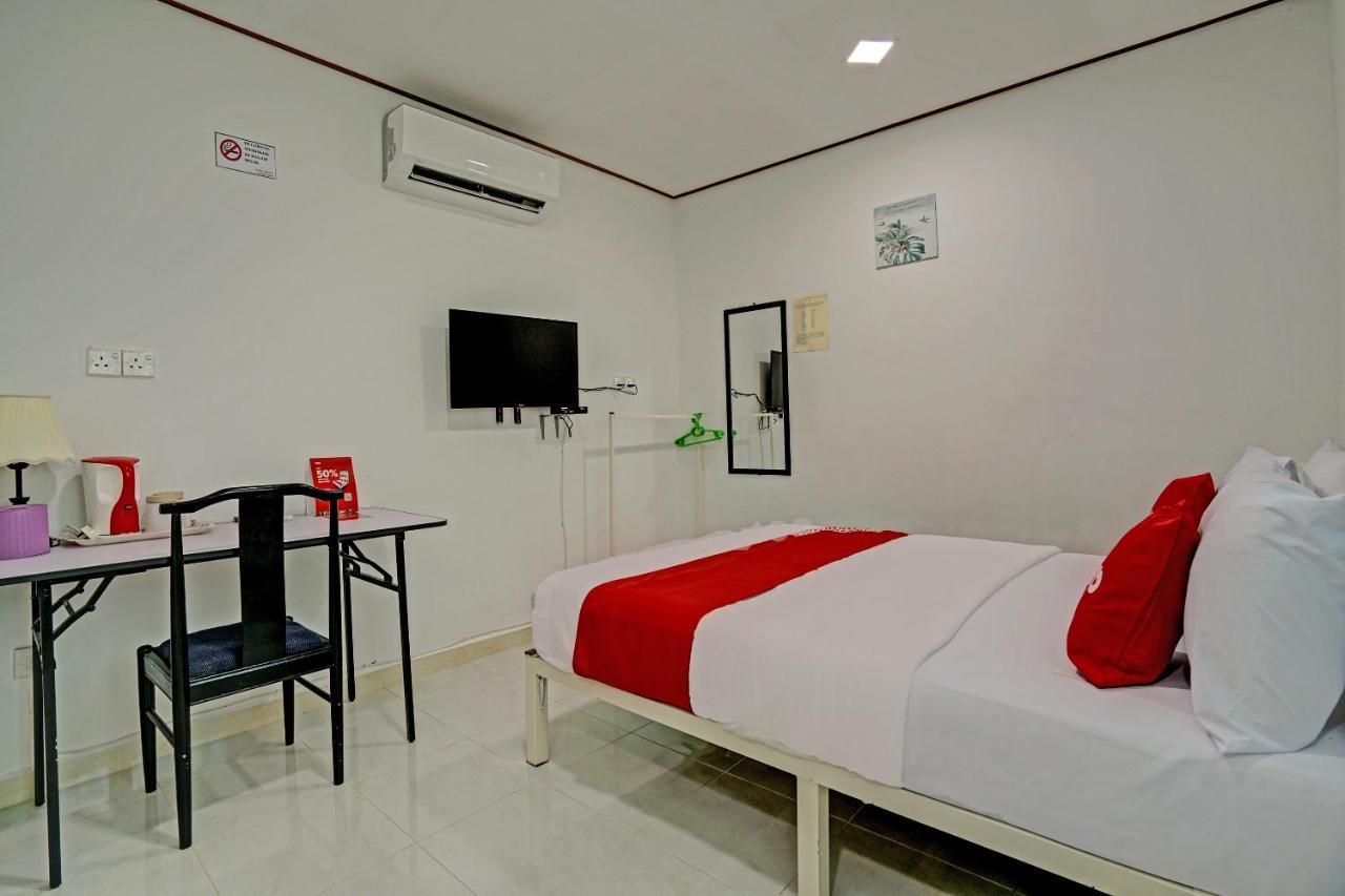 Capital O 90423 Teratai Chalet Hotell Kampong Raja Exteriör bild